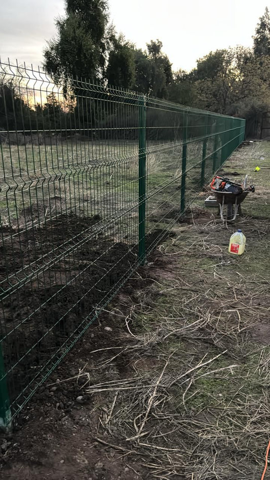 Cierre perimetral en parcela de Paine con malla Acmafor 3D